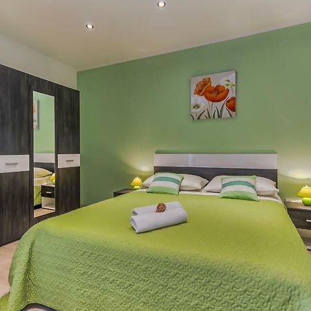 Apartment Adriano Бол Екстер'єр фото