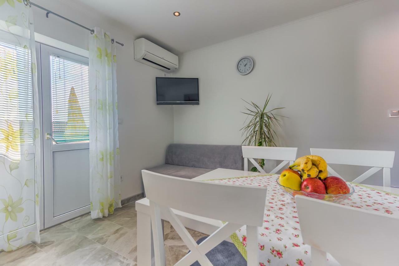 Apartment Adriano Бол Екстер'єр фото